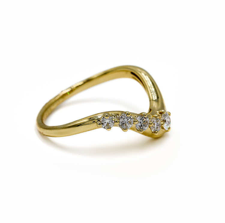 14ky .40ctw 5-Stone Wavy Diamond Band