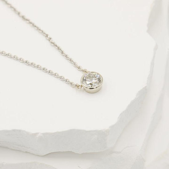 14kw .80ct Floating Bezel Diamond Necklace