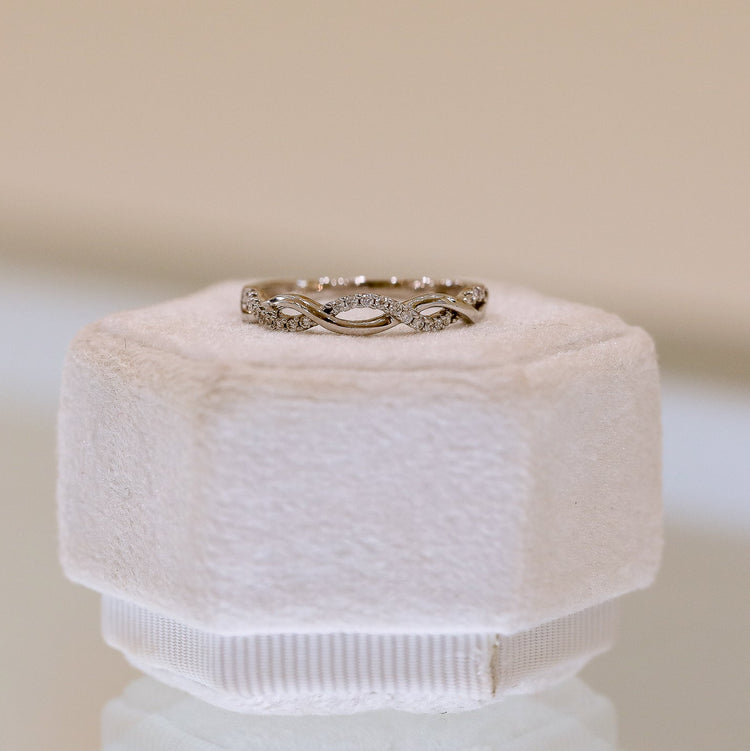 14kw .13ctw Open Pave Twist Diamond Band