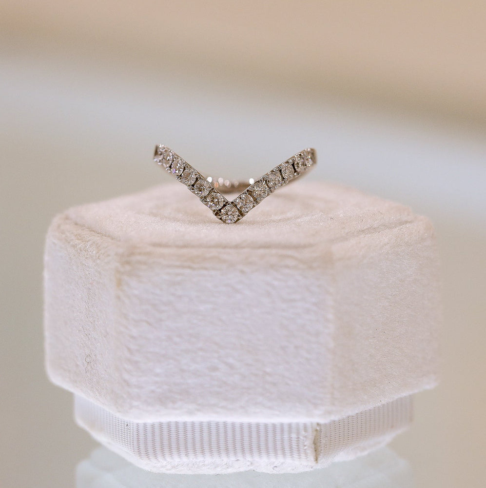 14kw Large Prong Set .44ctw Chevron Diamond Band