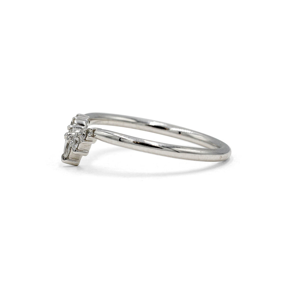 14kw .18ctw Pear-Shaped Swoop Contour Diamond Band