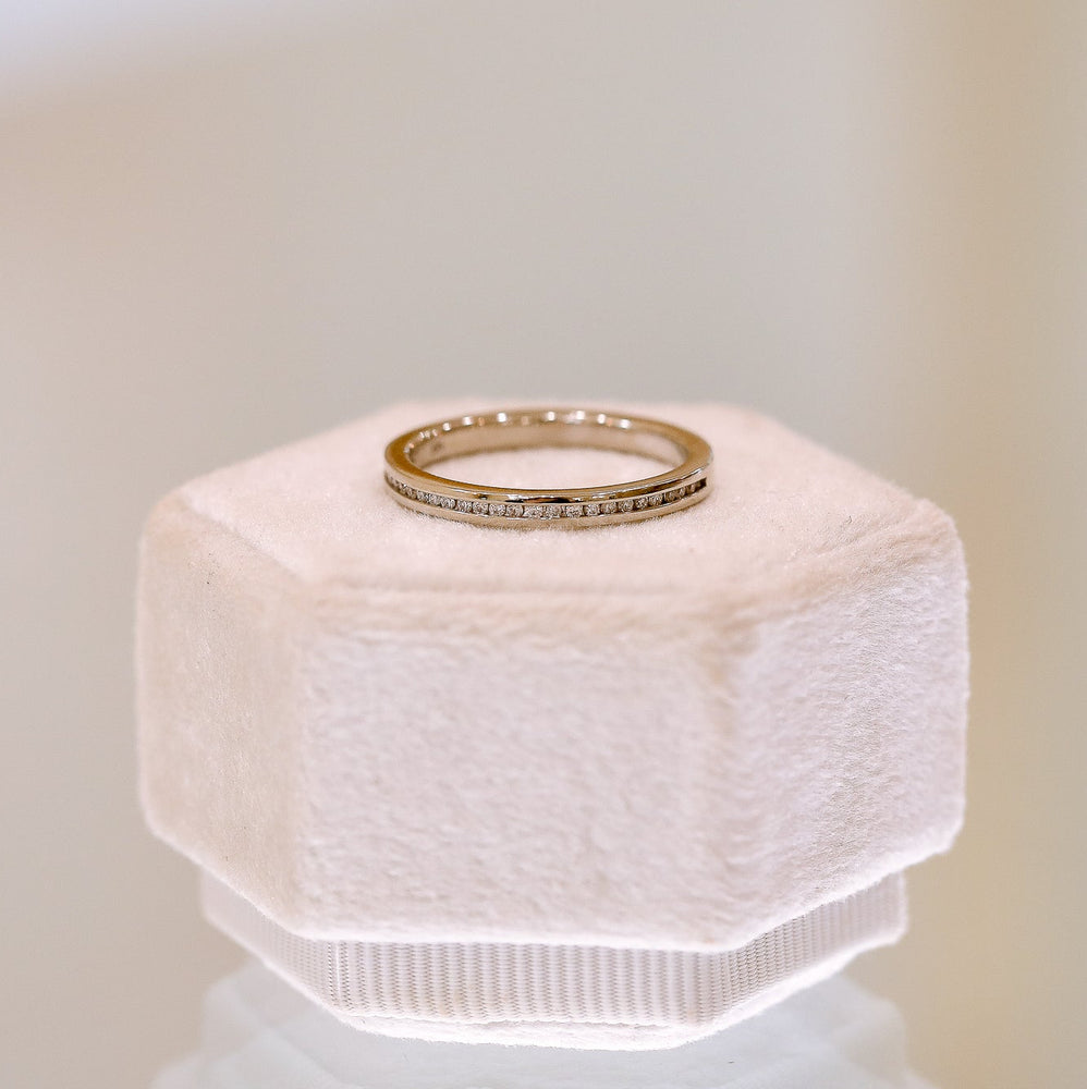 14kw .13ctw Custom Thin Channel Band