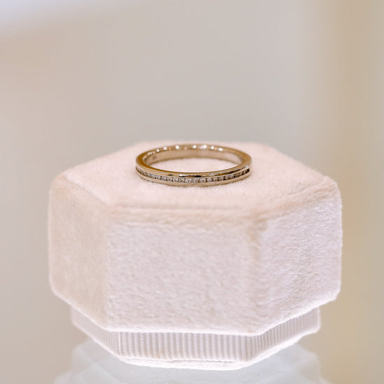 14kw .13ctw Custom Thin Channel Band