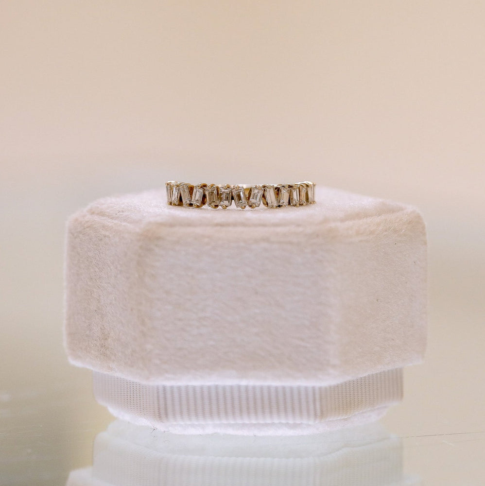 14ky .50ctw Baguette Diamond Scatter Band