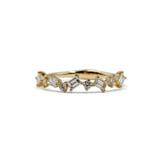 14kyg .32ctw Baguette & .11ctw Rounds Scatter Diamond Band