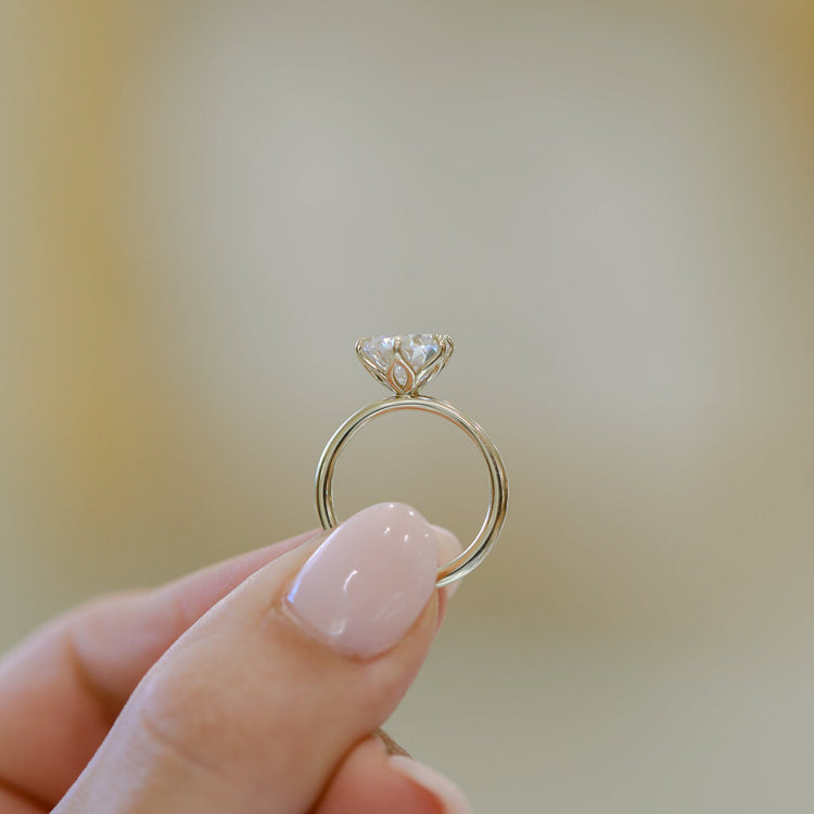 14ky 6-Prong Petal Solitaire Diamond Ring