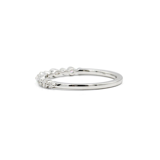14kw .30ctw Shared Prong Diamond Band