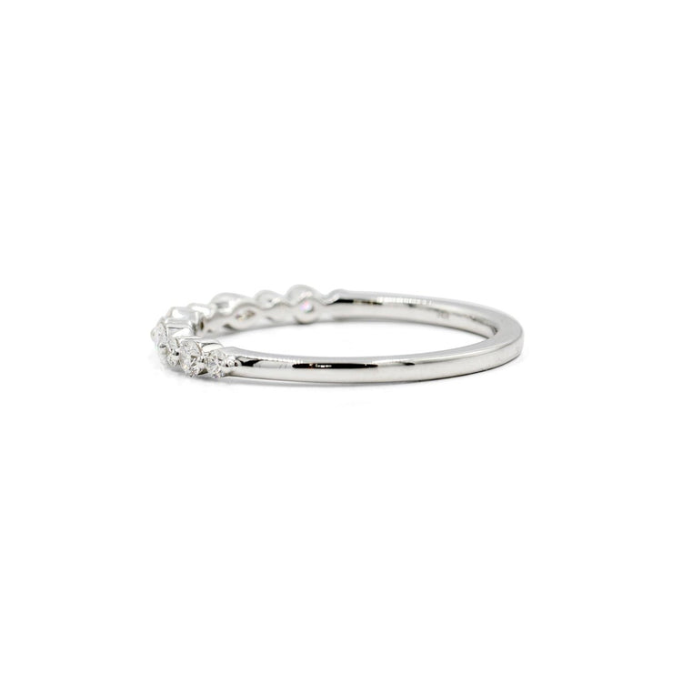 14kw .30ctw Shared Prong Diamond Band