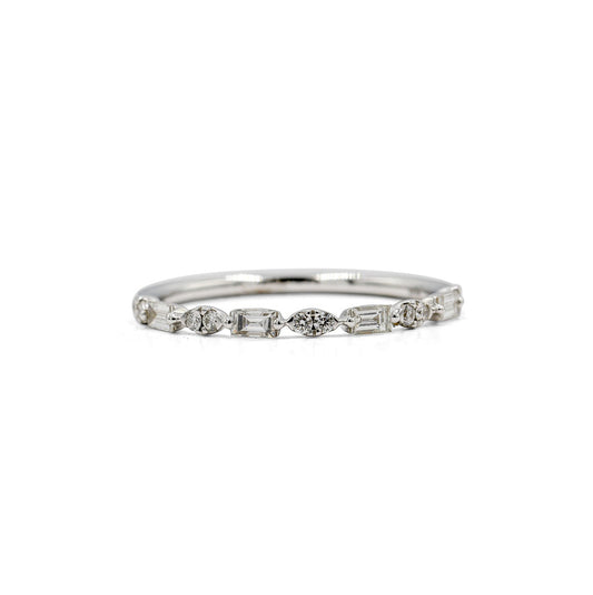 14kwg .25ctw Round & Baguette Shared Prong Band