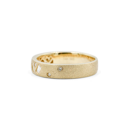 14ky .25ctw Round & Baguette Burnish Band