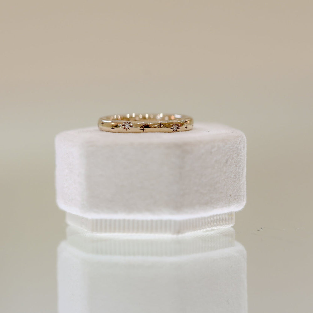 14ky Star-Cut Eternity Band