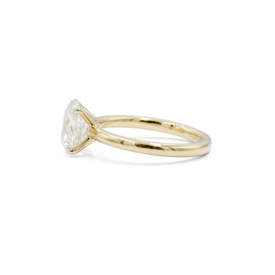14ky Oval Low Base 4-Prong Solitaire