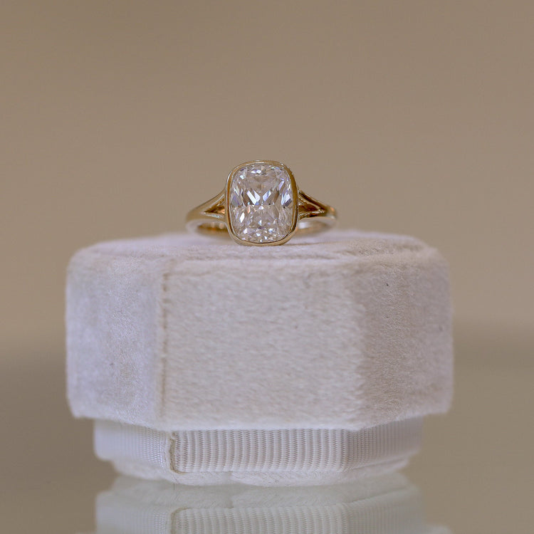 14ky Elongated Cushion Bezel Split Shank Cathedral Solitaire
