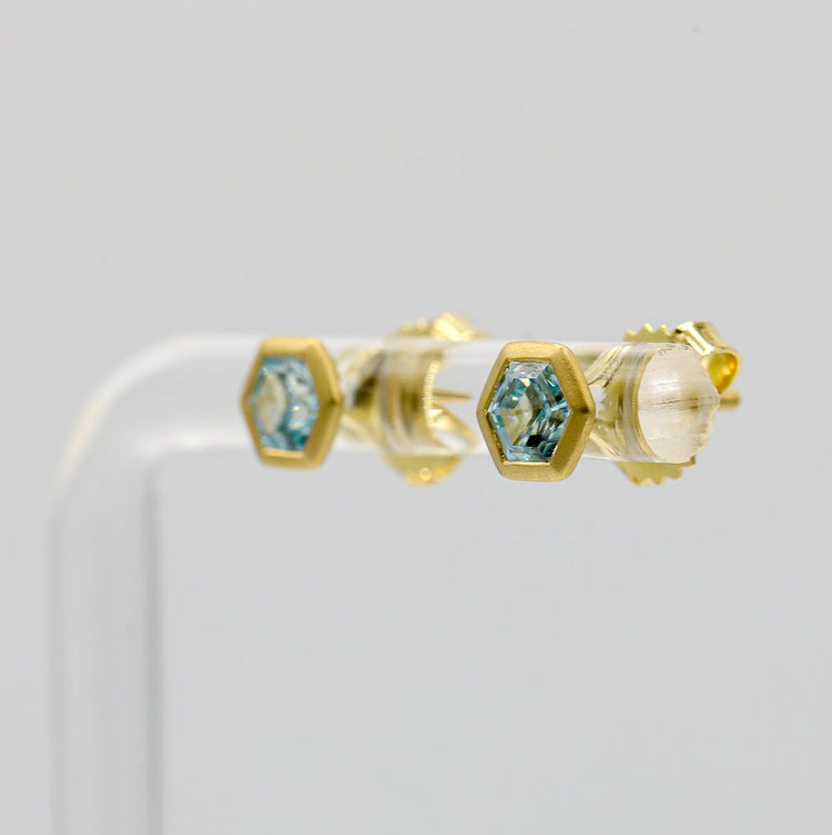 18ky 1.17ct Blue Zircon Hexagon Bezel Earrings