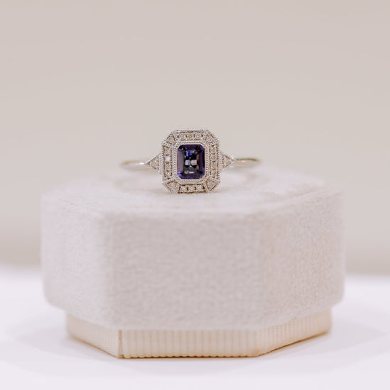 14kw .47ct Sapphire Vintage Inspired Bezel Halo