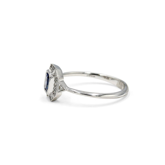14kw .47ct Sapphire Vintage Inspired Bezel Halo