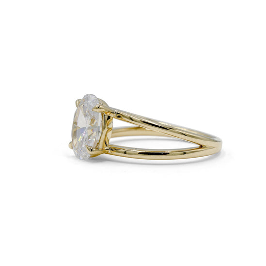 14ky Oval-Cut Wide Taper Diamond Ring