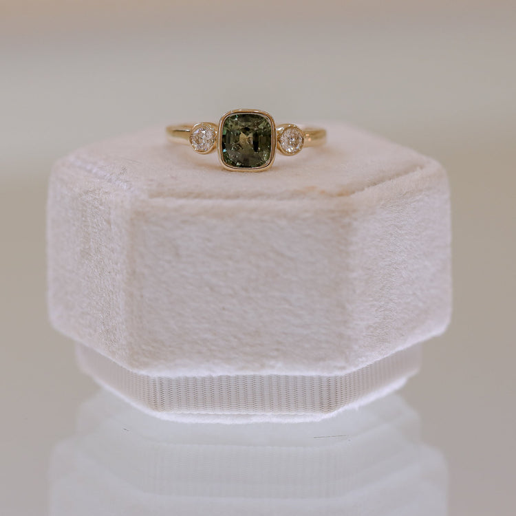 14ky 1.65ct Natural Teal Sapphire & Lab Diamond Ring