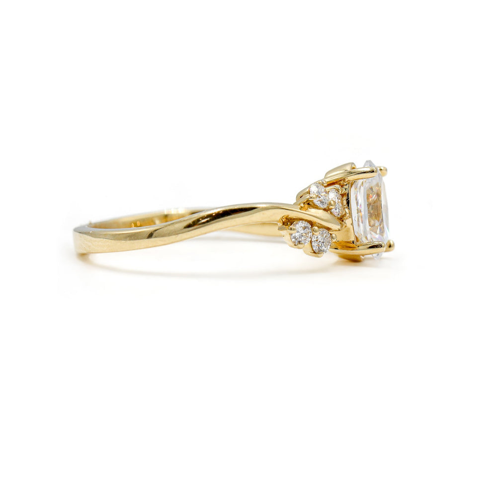 14ky .20ctw Botanical Sprinkled Diamond Ring