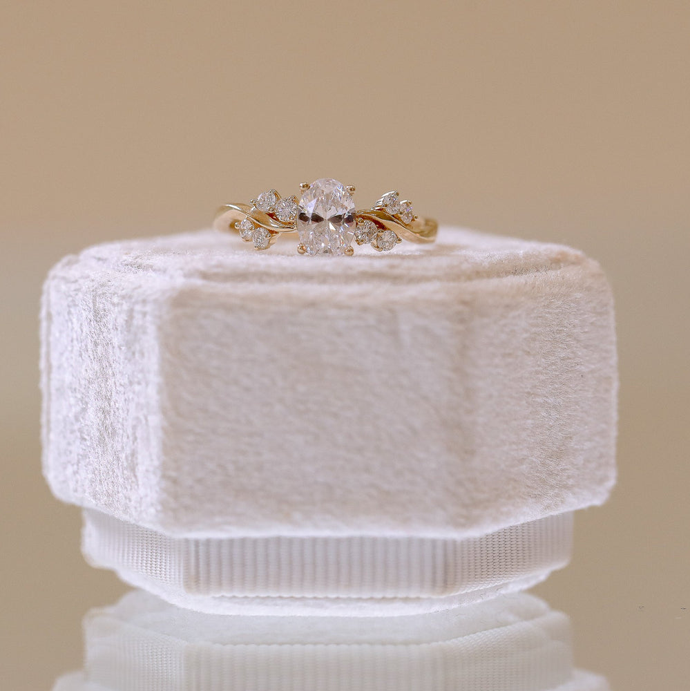 14ky .20ctw Botanical Sprinkled Diamond Ring
