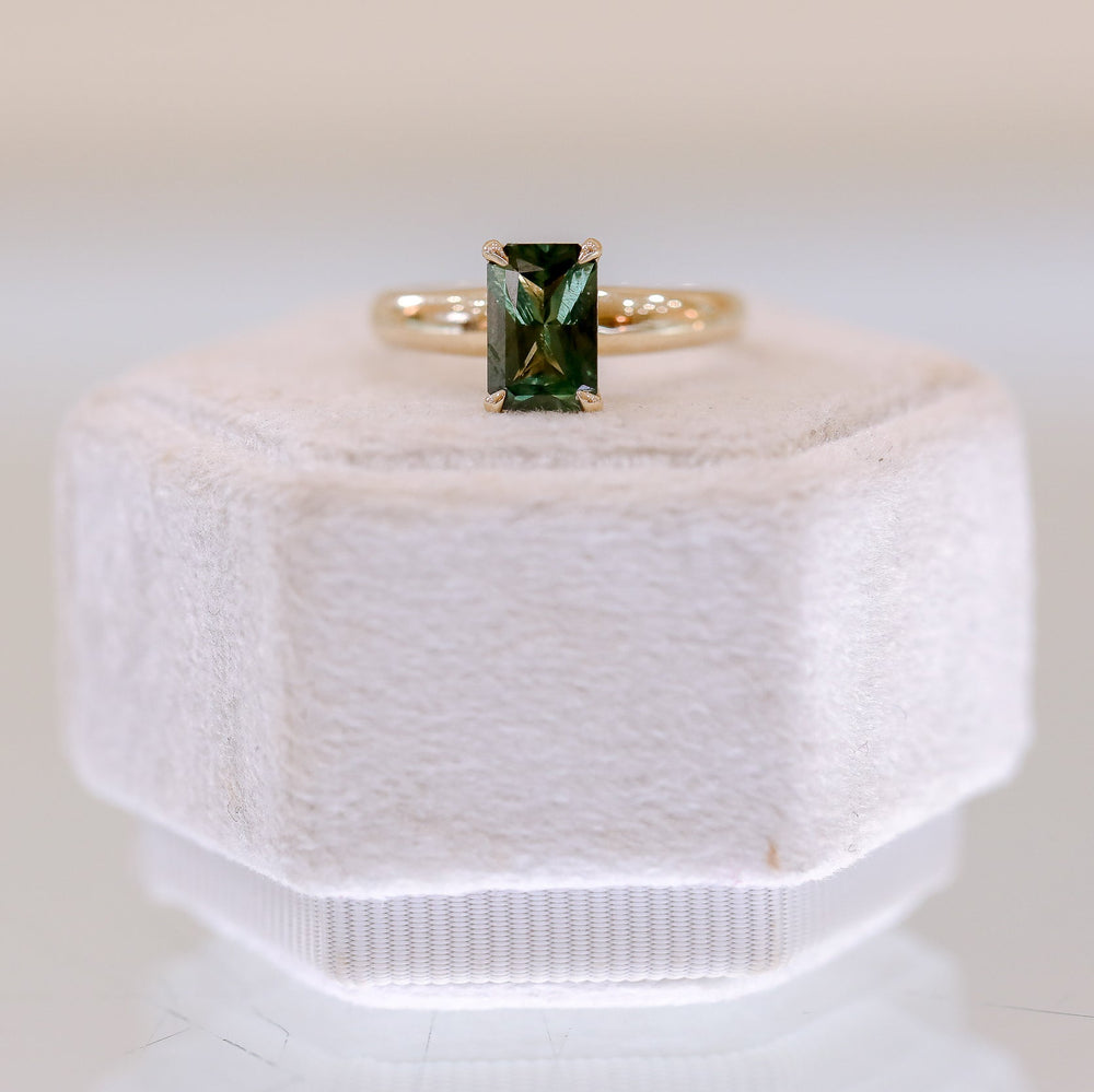 14ky 1.53ct RC Teal Sapphire 3.5mm Tapered Solitaire Ring