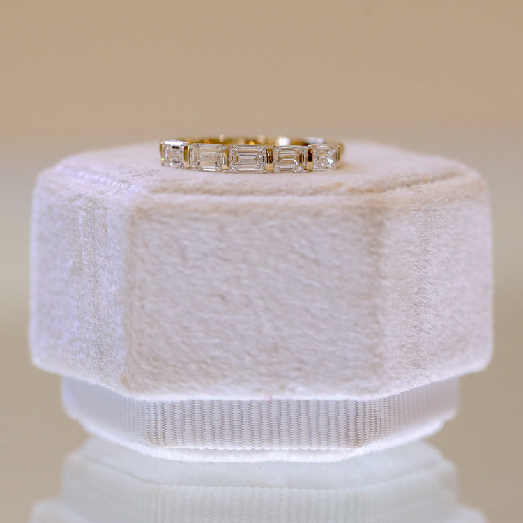 14ky 1.04ctw Emerald Cut East-West Lab Diamond Bar Band