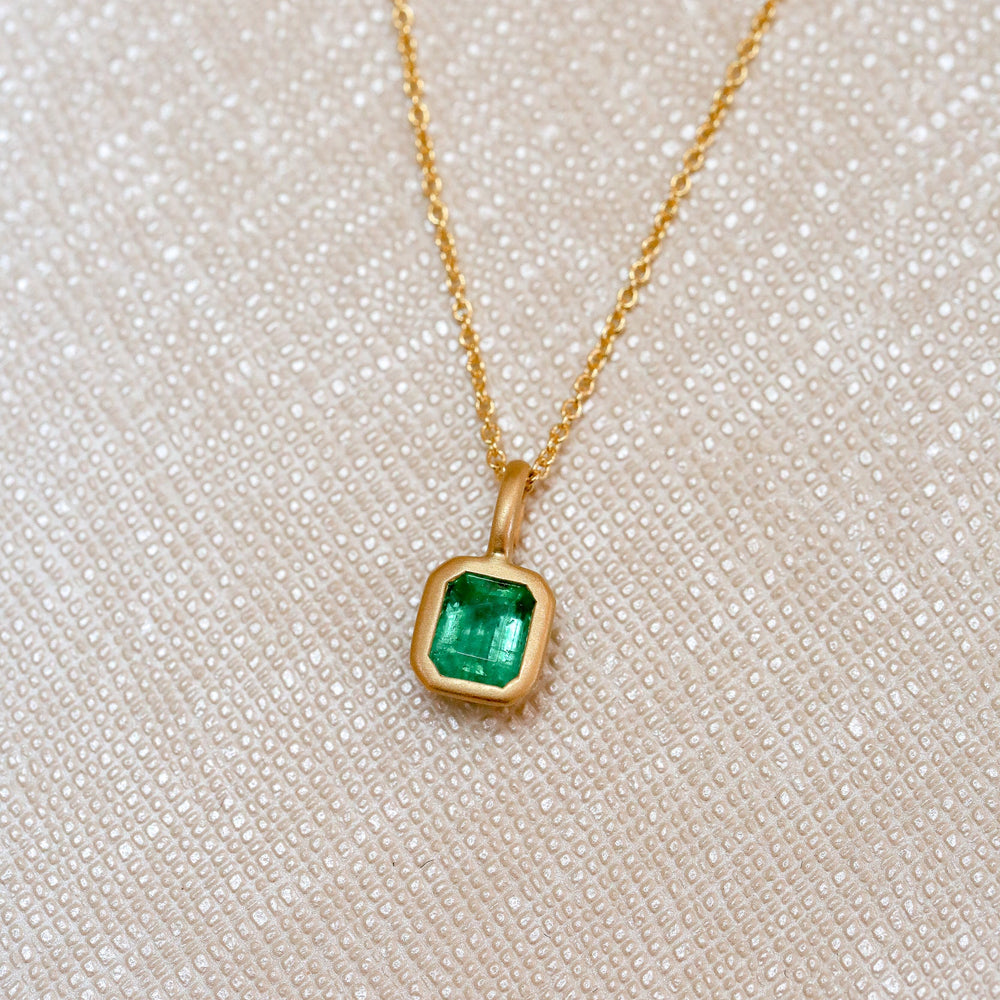 18ky .46ct Emerald-Cut Emerald Bezel Pendant
