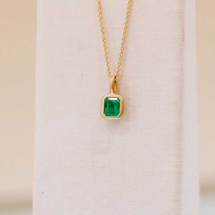 18ky .46ct Emerald-Cut Emerald Bezel Pendant