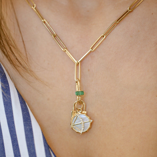 18ky .29ctw Bow and Arrow 