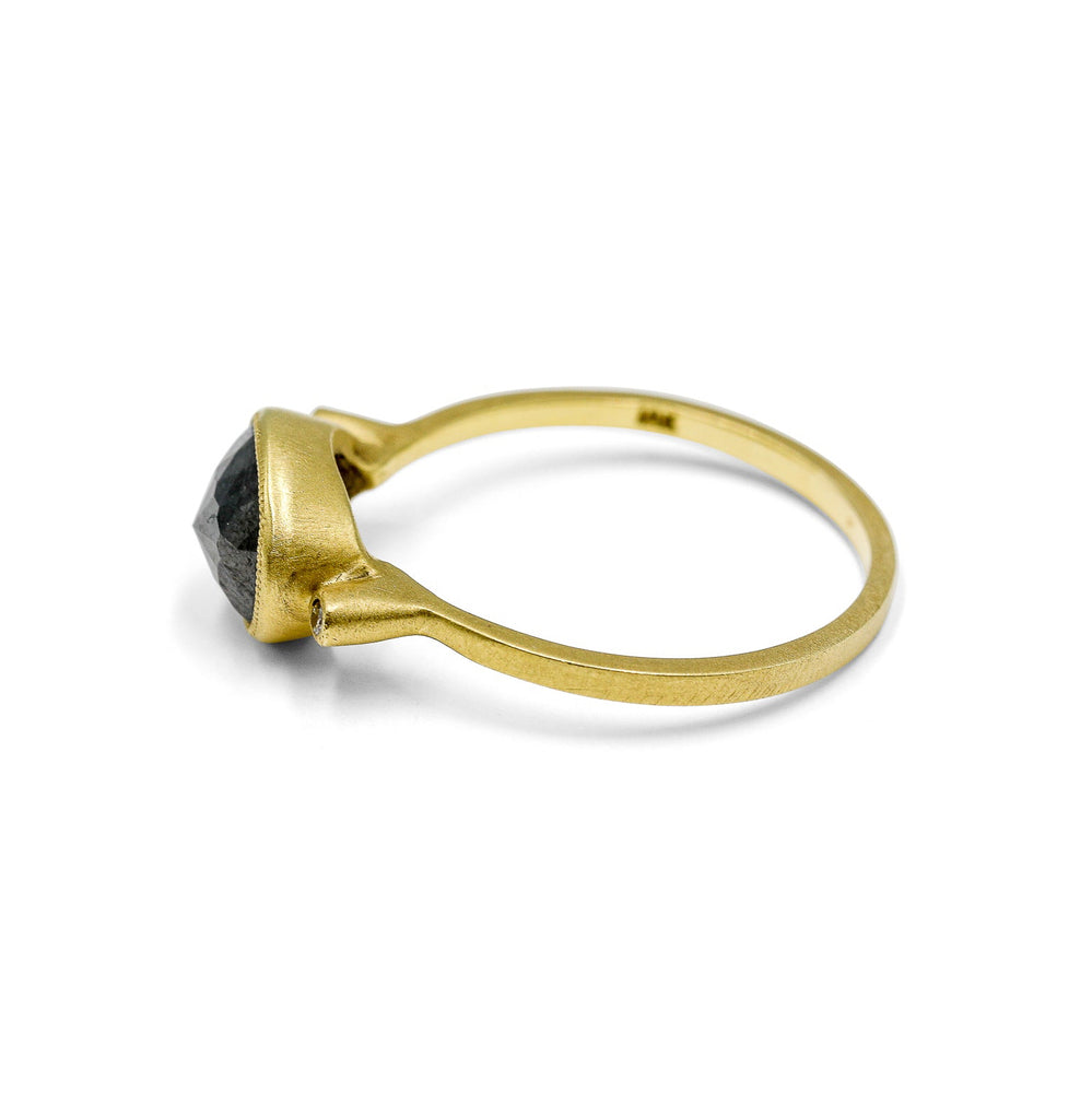 18ky 1.34ct Oval East-West Bezel with Accents Diamond Ring