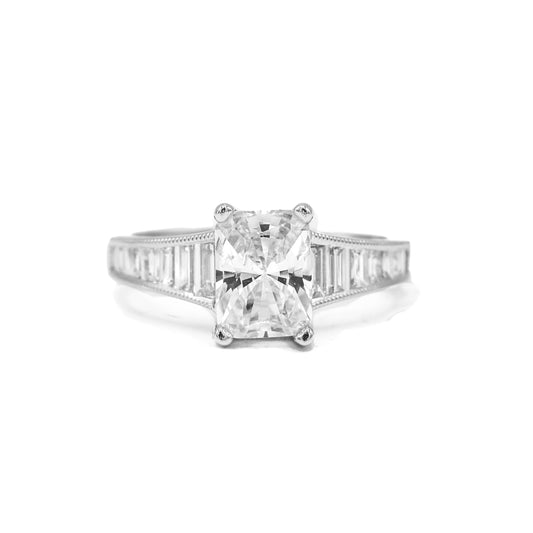 14kw Emerald Graduated Baguette Diamond Ring