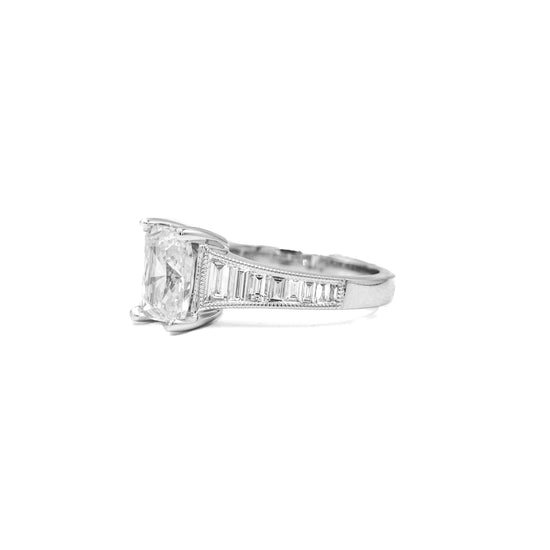 14kw Emerald Graduated Baguette Diamond Ring