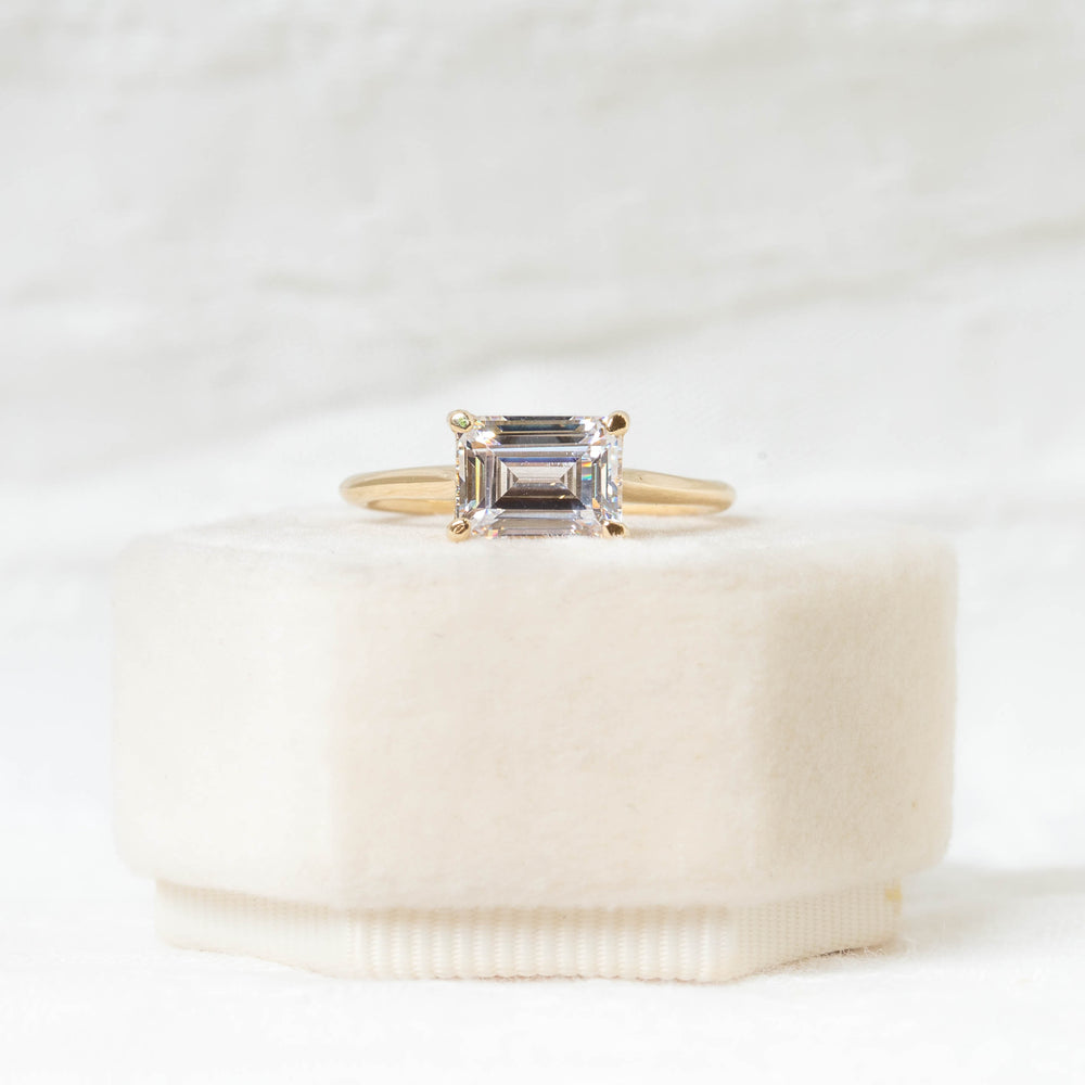 14ky Emerald East-West Petite Diamond Ring