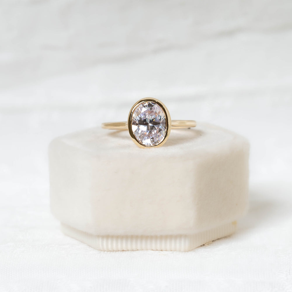 14ky Oval-Cut Diamond Bezel Ring