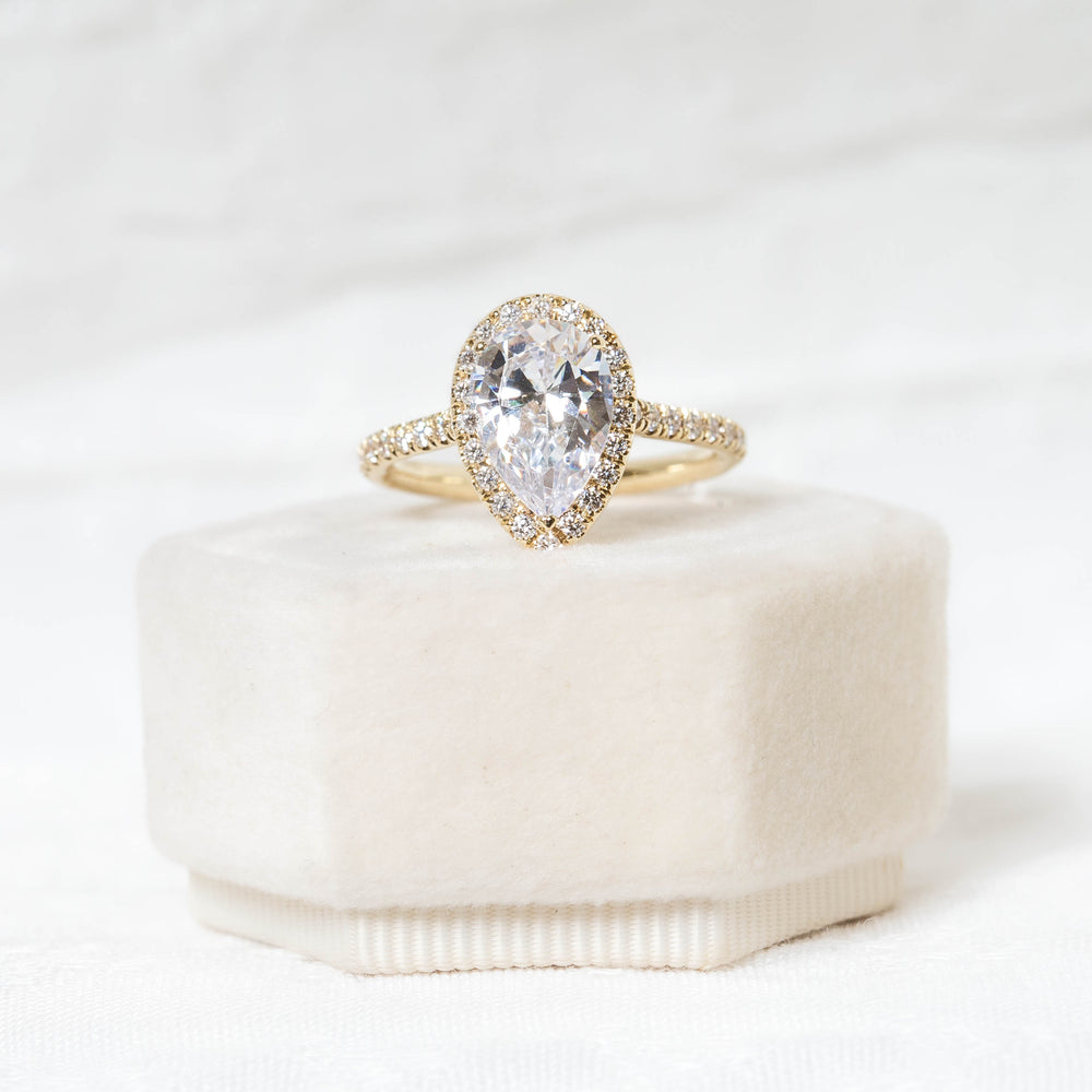 14ky Pear-Shaped Diamond Halo Ring