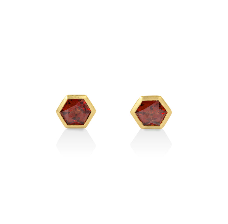 18ky 1.44ctw Hex-Shaped Garnet Earrings