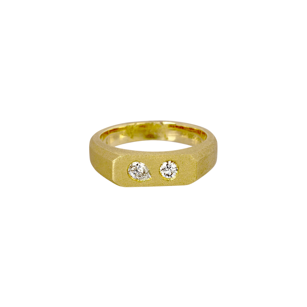14ky .25ctw Round & Pear Shaped Flat Diamond Band