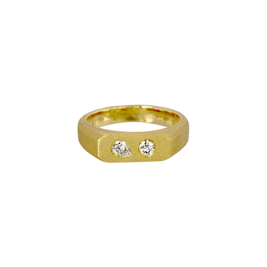 14ky .25ctw Round & Pear Shaped Flat Diamond Band