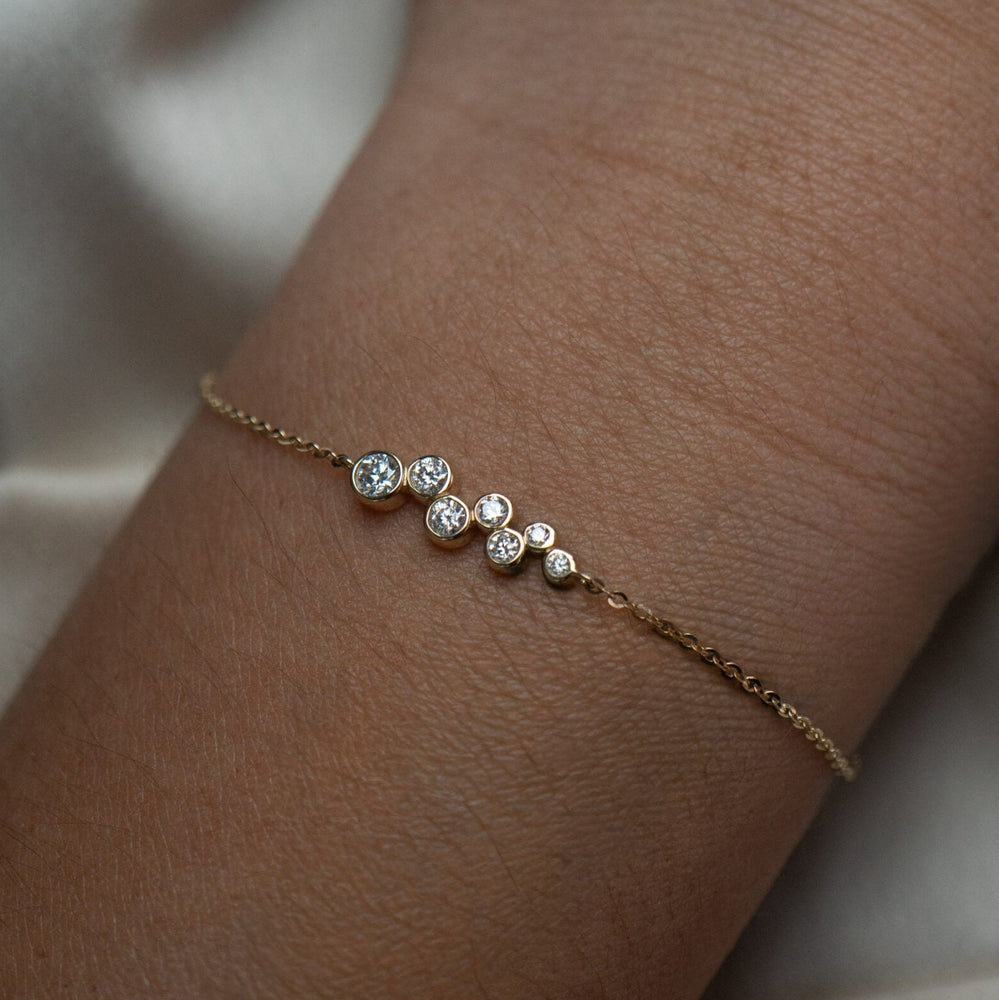 14ky Crescendo Diamond Bezel Bracelet