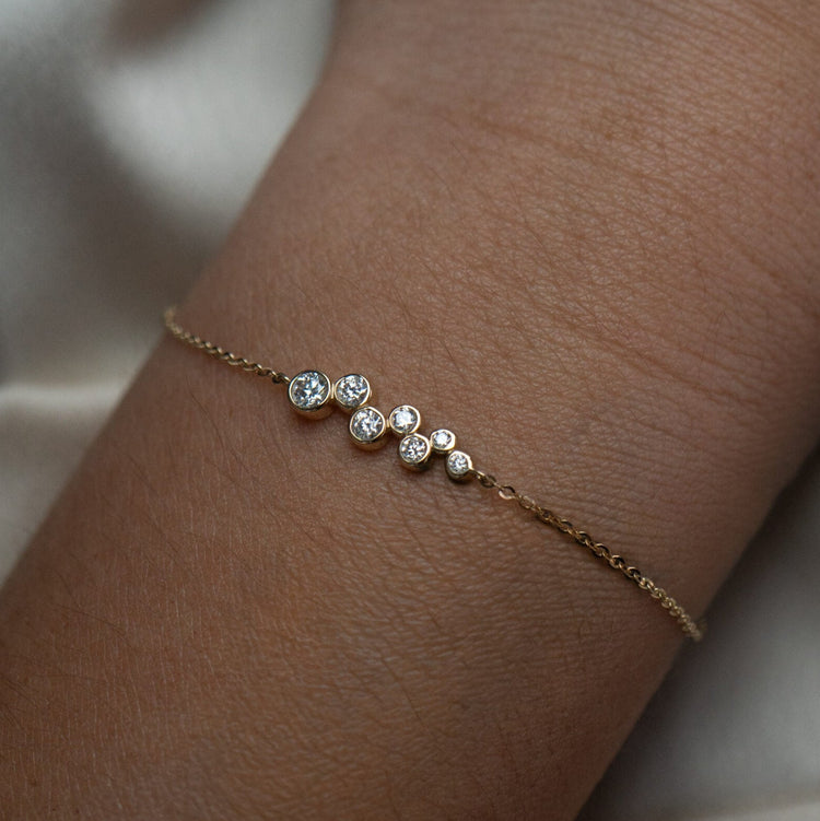 14ky Crescendo Diamond Bezel Bracelet