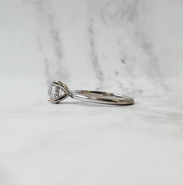 Platinum Solitaire with Hidden Halo