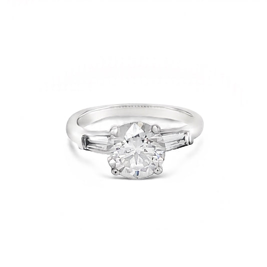 Round Briliant Three-Stone Ring