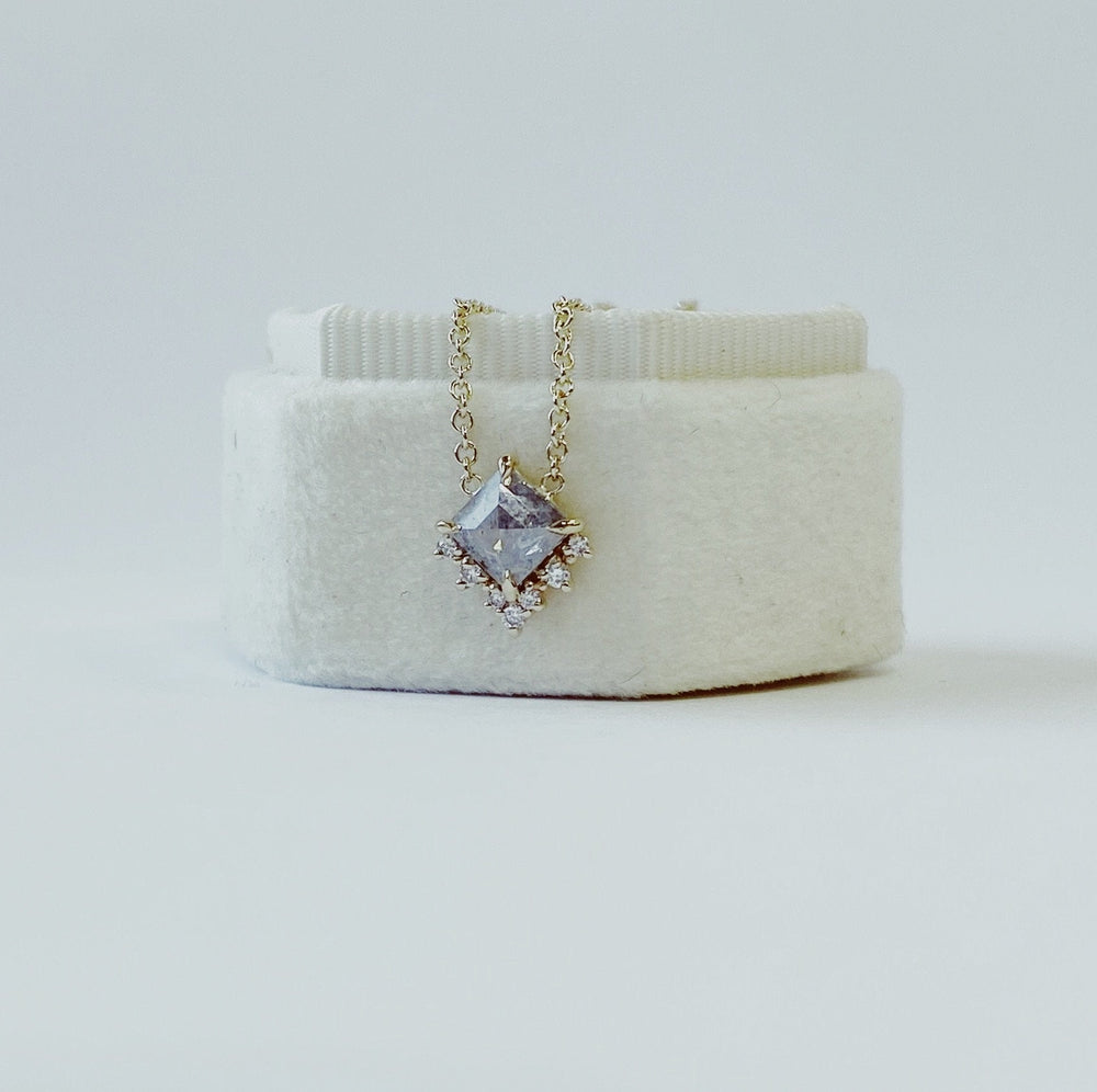 0.59ct 14ky Short Kite “Rae