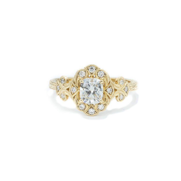 14ky Oval Vintage-Inspired Halo Ring