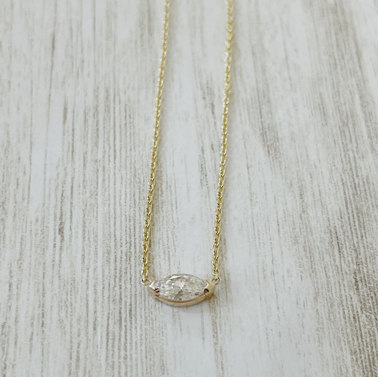 Floating Stud Diamond Necklace in 18k Yellow Gold | Mumit