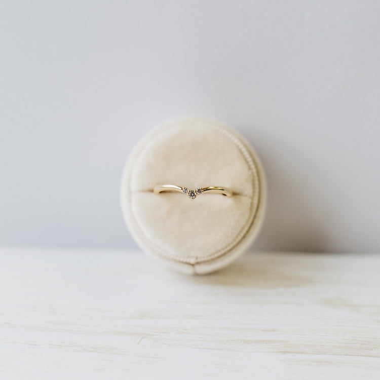 14ky .06ctw Accented Contour Band in 14k Yellow Gold