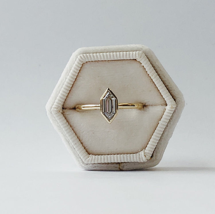 .69ct “Chloe